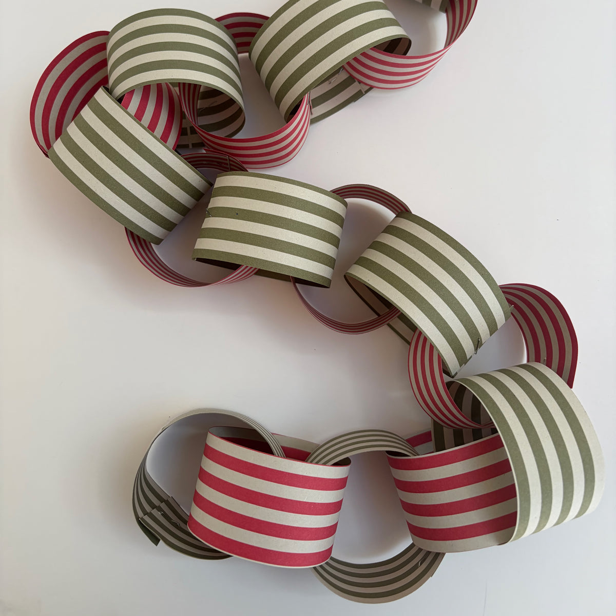 Paper Chain Garland, Striped Green & Red , Christmas Decoration,Recycled Paper Chain Decorations (230CM)