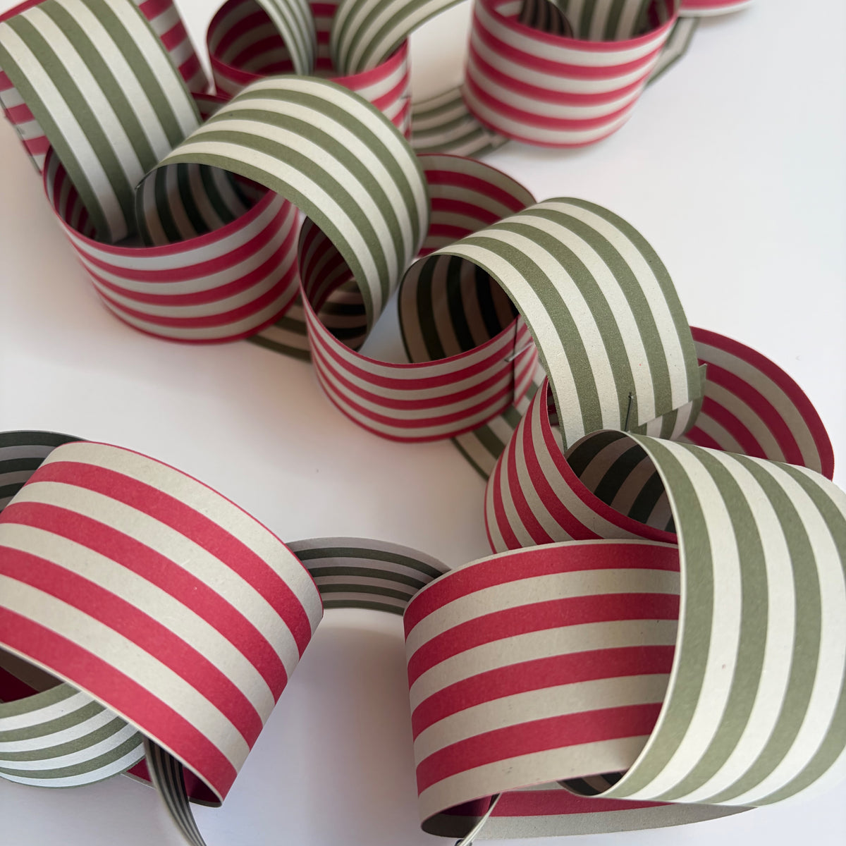 Paper Chain Garland, Striped Green & Red , Christmas Decoration,Recycled Paper Chain Decorations (230CM)