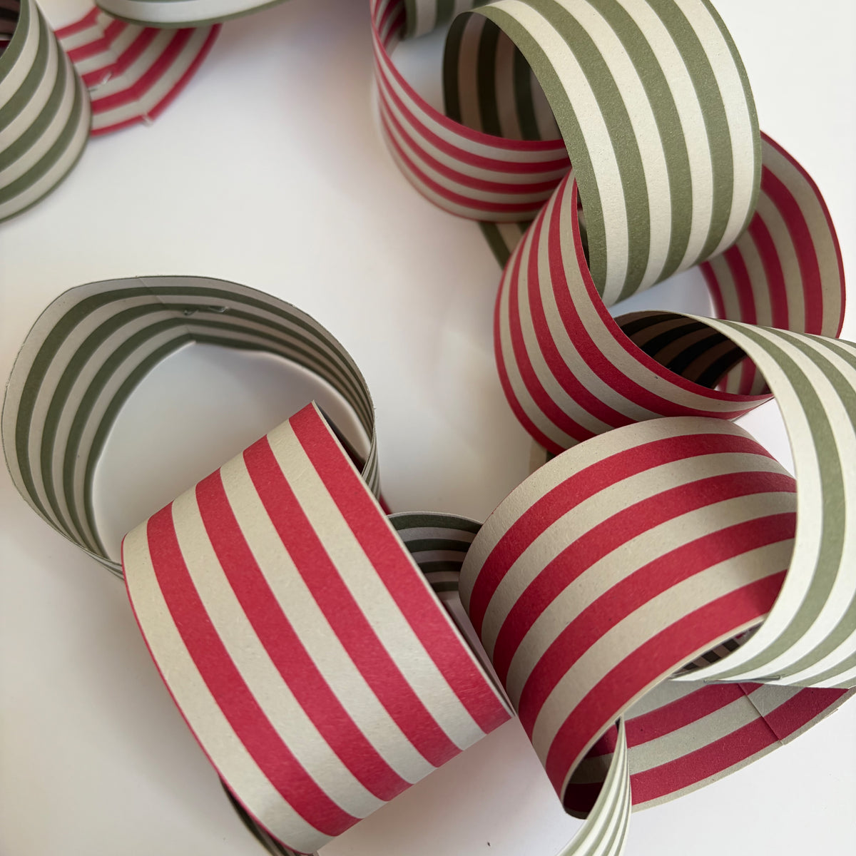 Paper Chain Garland, Striped Green & Red , Christmas Decoration,Recycled Paper Chain Decorations (230CM)