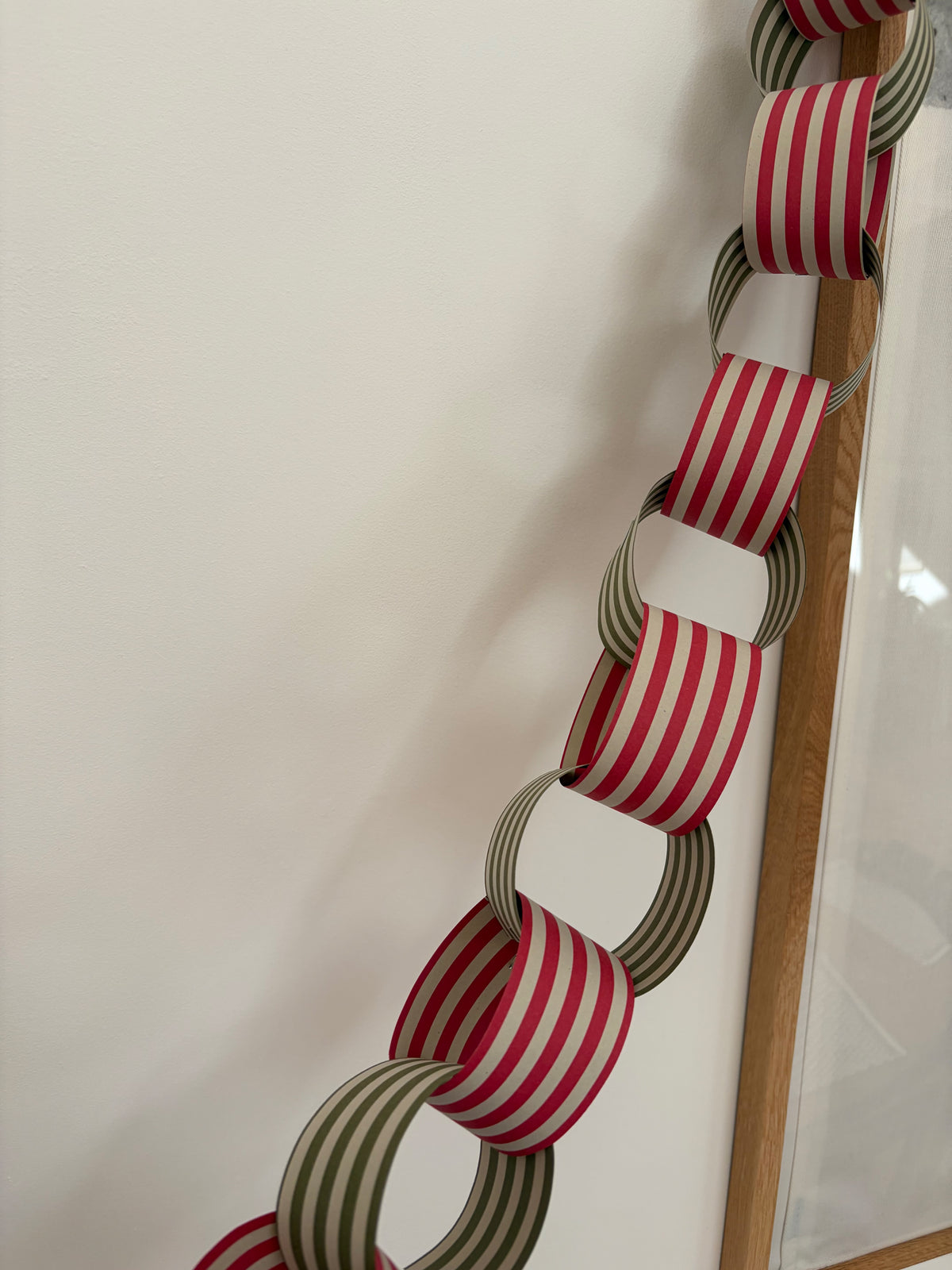 Paper Chain Garland, Striped Green & Red , Christmas Decoration,Recycled Paper Chain Decorations (230CM)