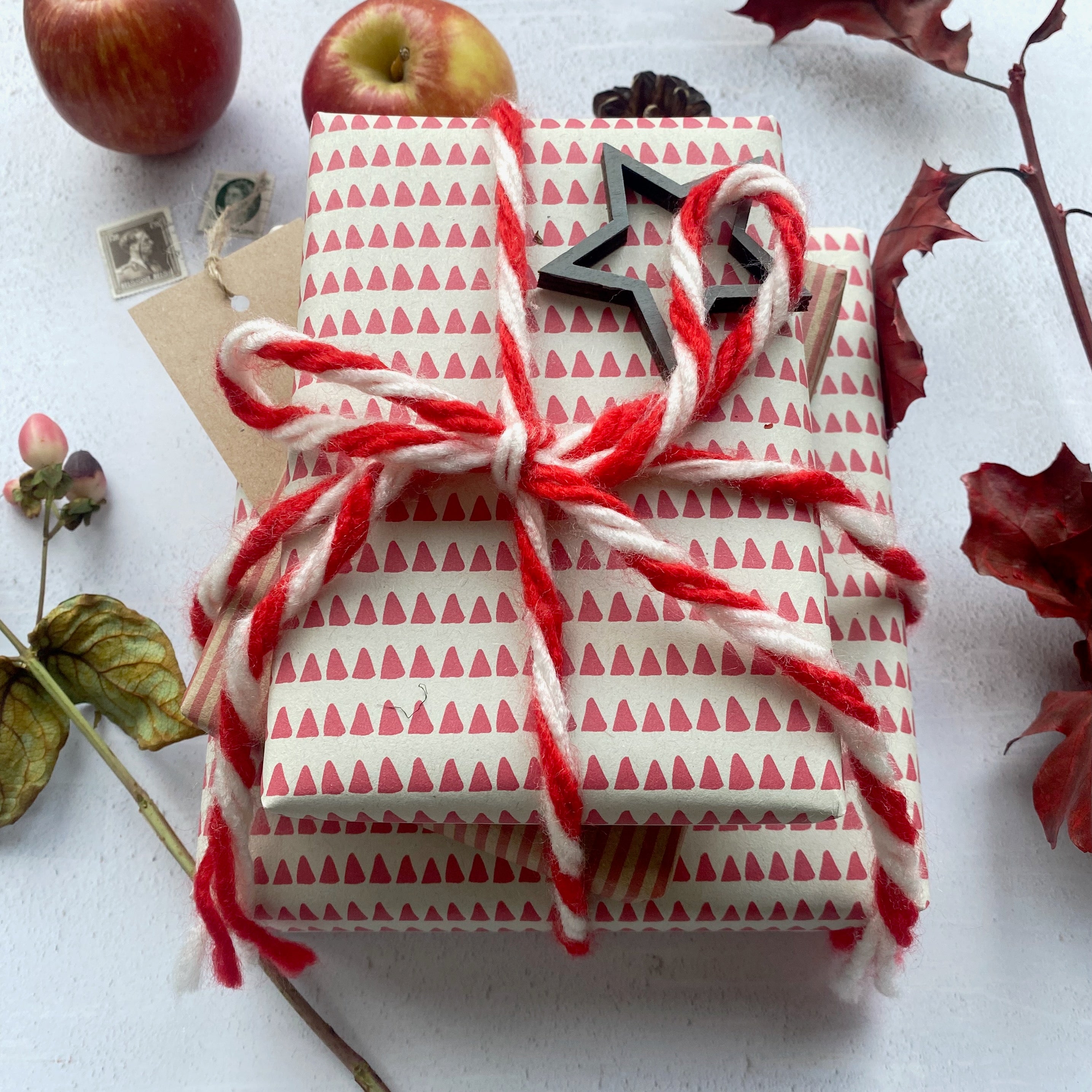 Red Triangle Stripe Paper Fibre Wrapping Paper Set