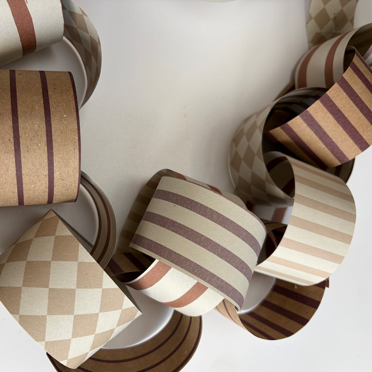 Paper Chains Mocha Berry Paper Garland (230cm)