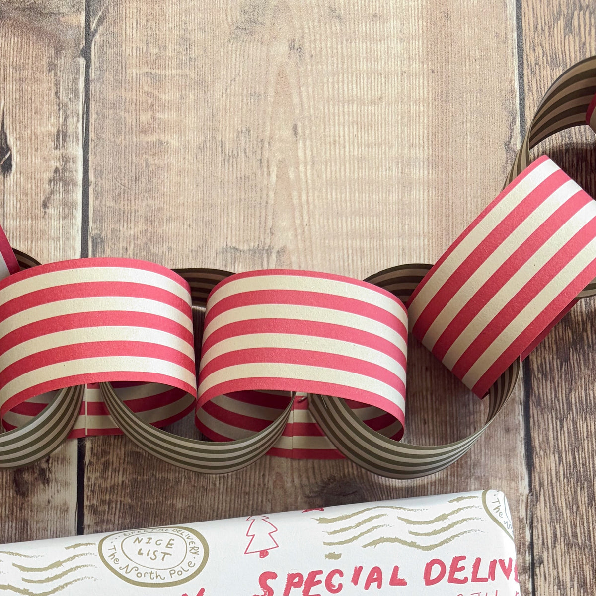Paper Chain Garland, Striped Green & Red , Christmas Decoration,Recycled Paper Chain Decorations (230CM)