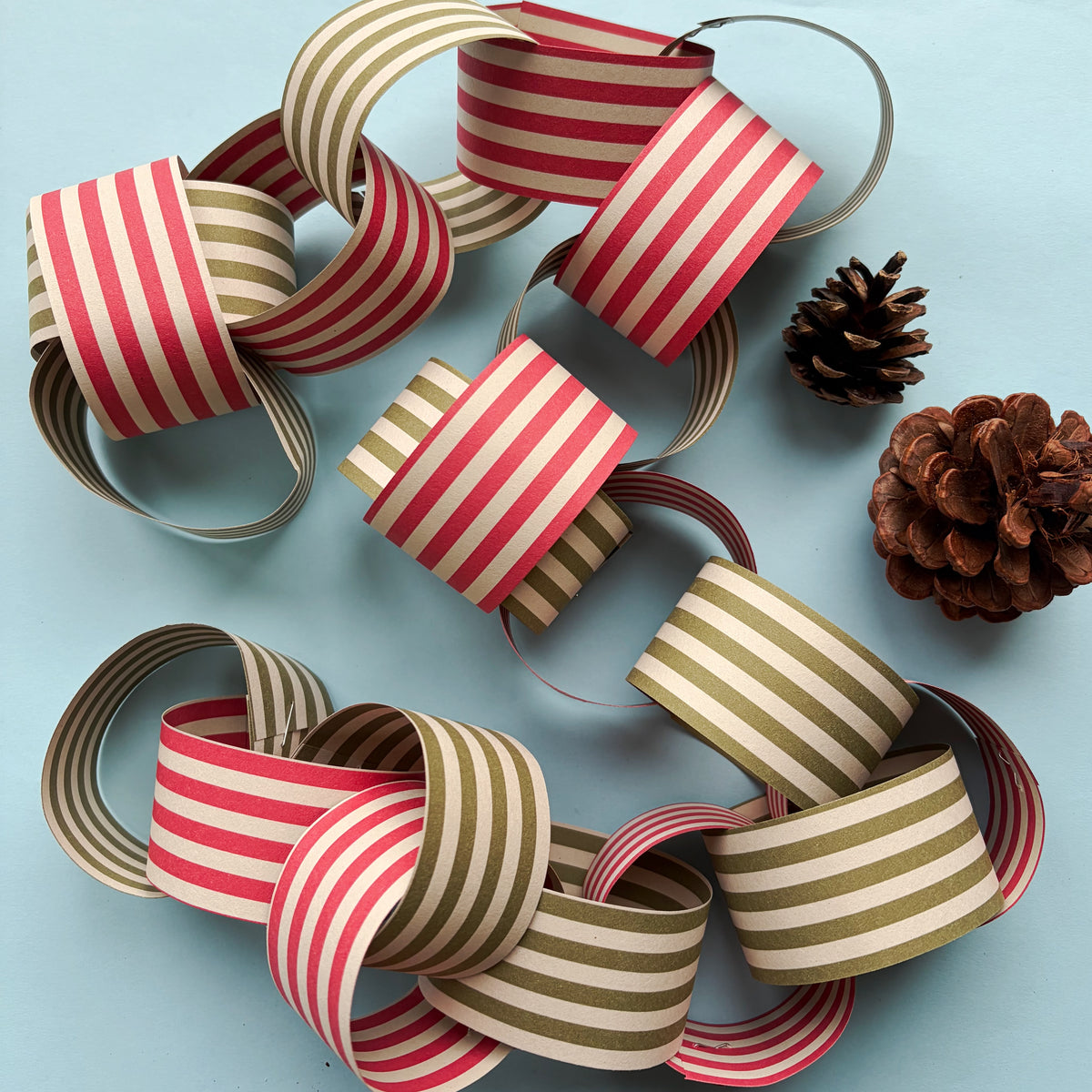 Paper Chain Garland, Striped Green & Red , Christmas Decoration,Recycled Paper Chain Decorations (230CM)