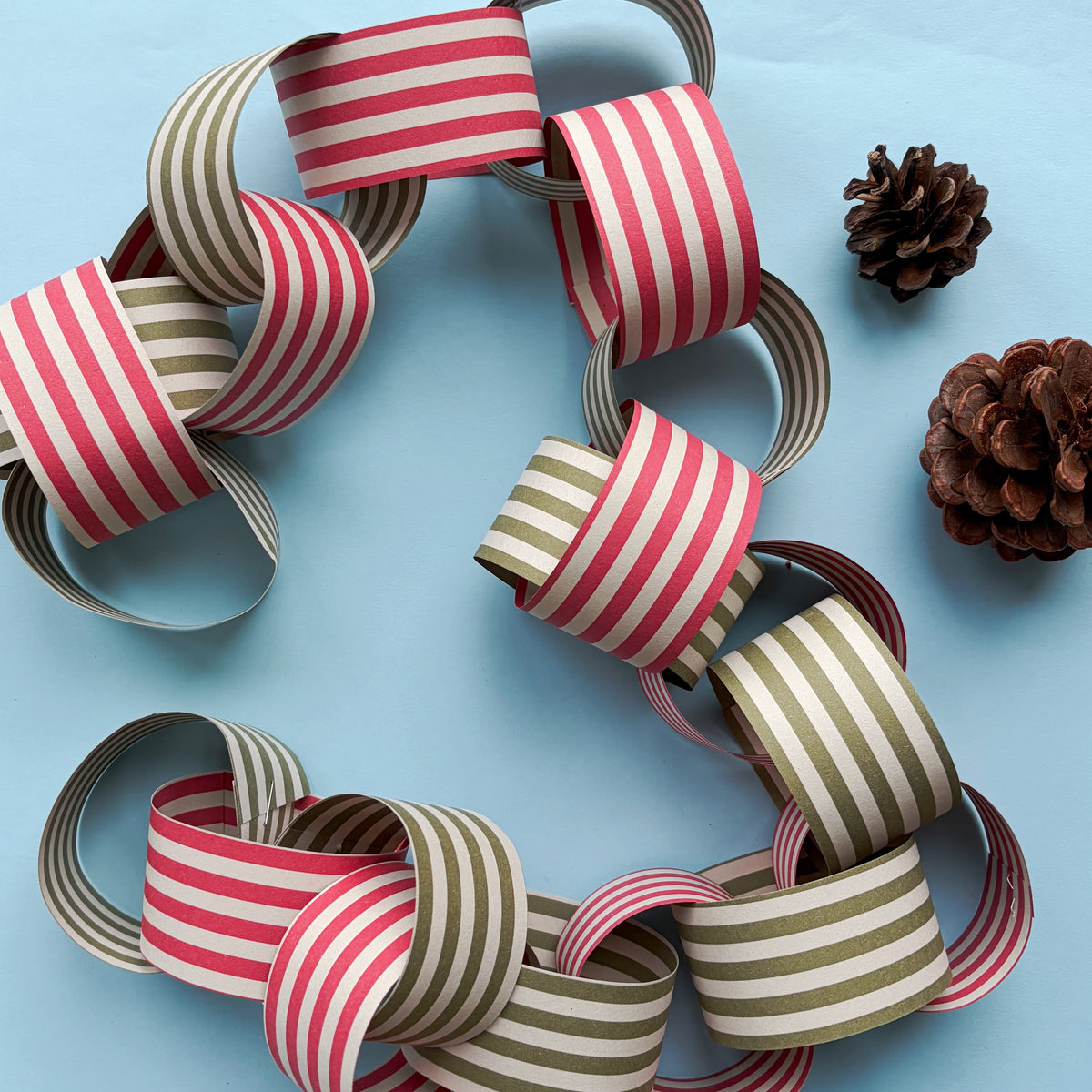 Paper Chain Garland, Striped Green & Red , Christmas Decoration,Recycled Paper Chain Decorations (230CM)