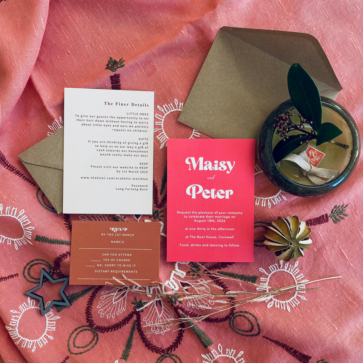 Maisy - Retro Typography