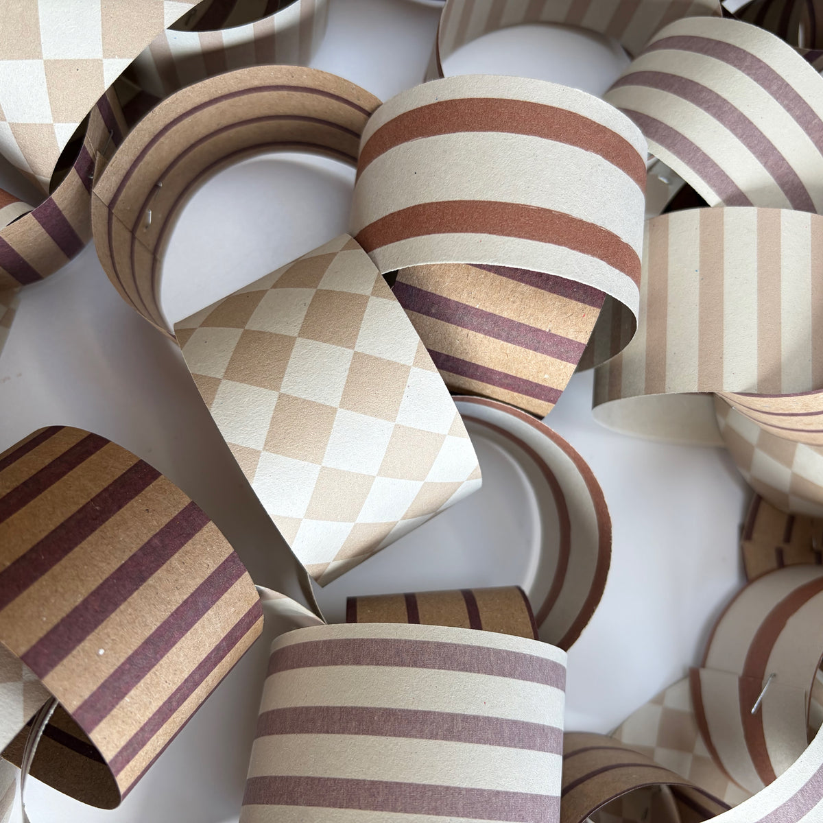 Paper Chains Mocha Berry Paper Garland (230cm)